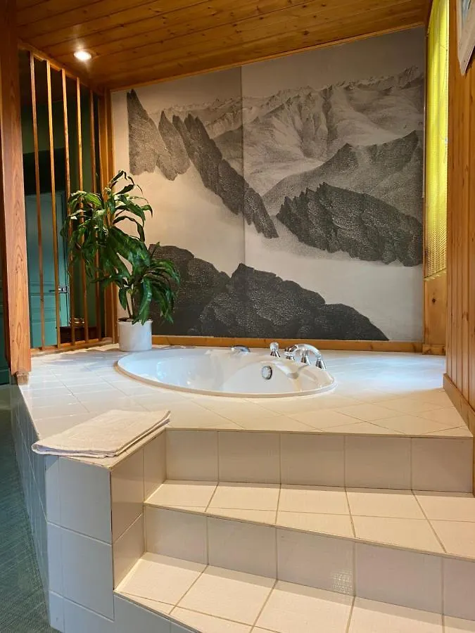 Le Clos Du Tulipier La Chapelle-du-Bard Frühstückspension