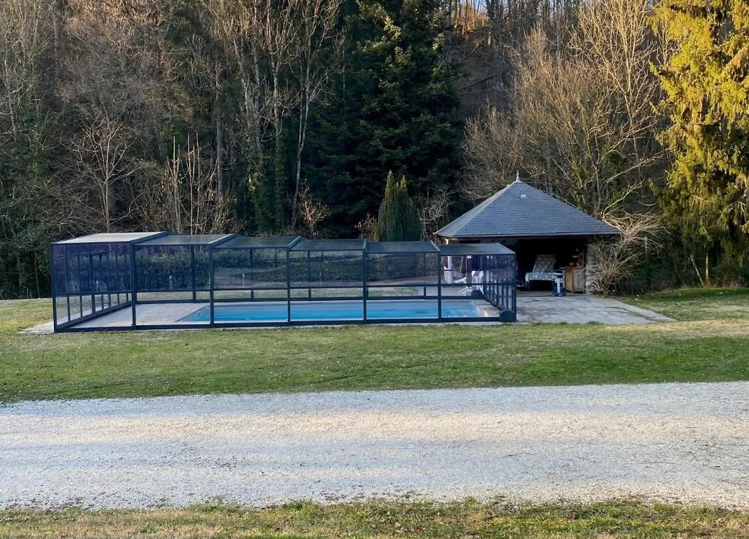 Le Clos Du Tulipier La Chapelle-du-Bard Frühstückspension